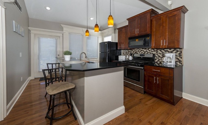 Riverview Casa | Perfect Modern Living minutes from KC's best attractions