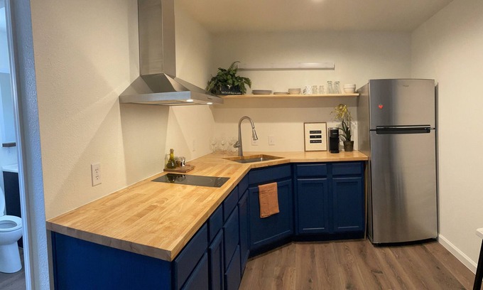 Yuma Casa | Perfect one bedroom one bath Casita in Central Yuma, has everything you need.