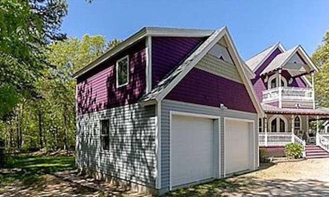 East Chop Apartamento | Perfect one bedroom garage apartment with A/C