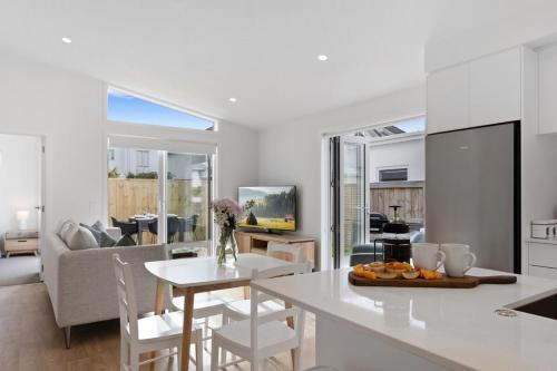 Papamoa Beach Casa | Perfect Papamoa Beach Bach