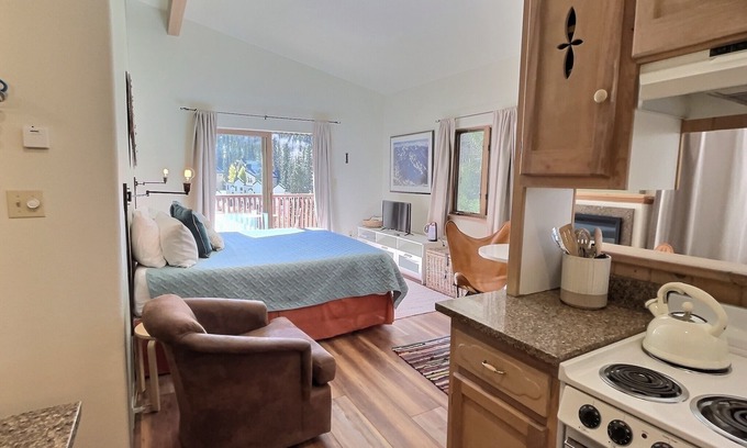 Taos Ski Valley Condominio | Perfect Perch in the heart of Taos Ski Valley Reso