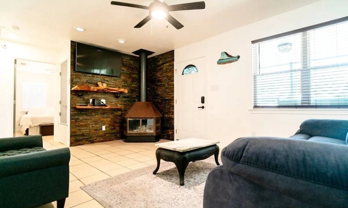 Tow Casa | Perfect Private Getaway in Buchanan Lake Village!