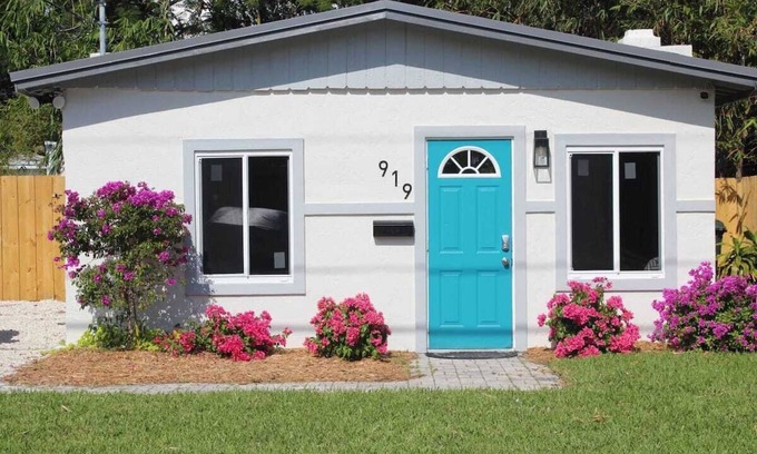 Central Oakland Park Casa | Perfect relaxing getaway! 4/2 Private Oasis