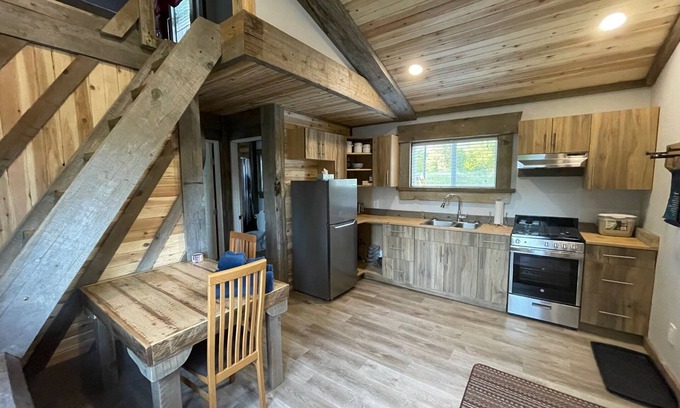 Regional District of Kitimat-Stikine Cabina | Perfect Short Term Home - Work & Play
