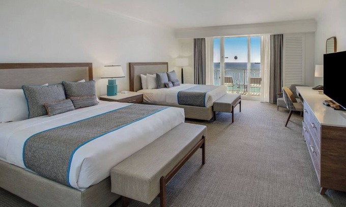 Central Beach Hotel | Perfect Stay! 4 Relaxing Units Close to the Beaches! Outdoor Pool!