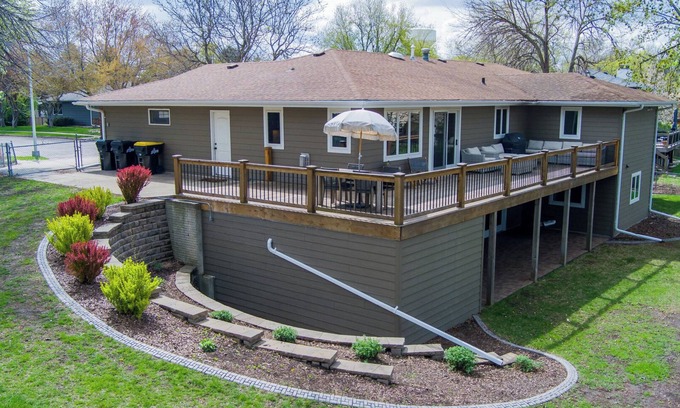 Sioux Falls Casa | Perfect Stay for Big Groups and Bigger Memories - Theatre,Huge Yard,Sport Court