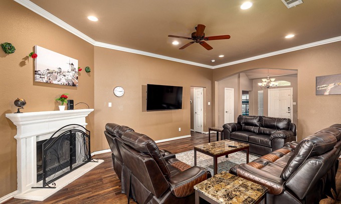 Forney Casa | Perfect Stay in Ranch-like House with Huge Backyard!