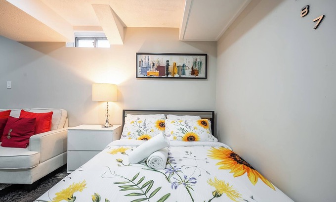 Brampton Casa | Perfect Studio Getaway | Private Bath & Modern Comfort