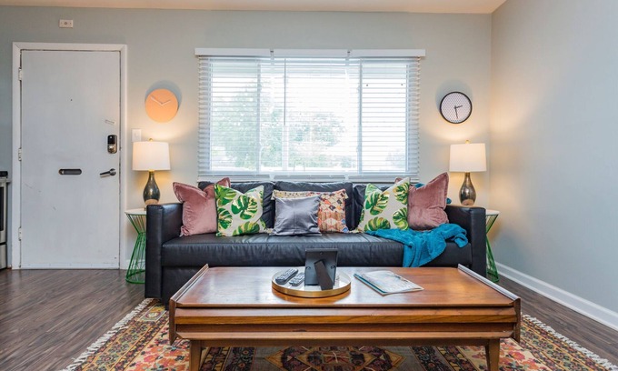 Melrose Condominio | Perfect Studio Near Geodis Park, Mins from Broadway, with pool!
