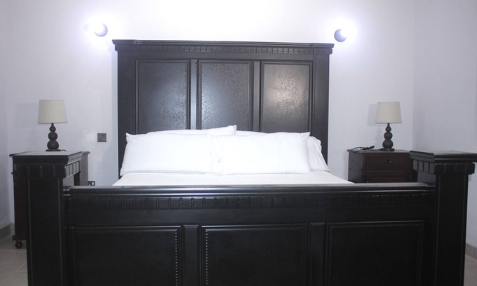 Nungua Casa | Perfect Vacation Home with hot tub, 24/7 security, WiFi, Swimming Pool, etc..