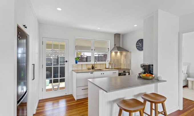 One Tree Hill Casa | Perfectly Appointed Home