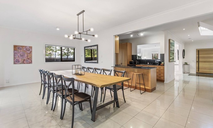 Kensington Casa | Perfectly Located 4-Bed House in Kensington