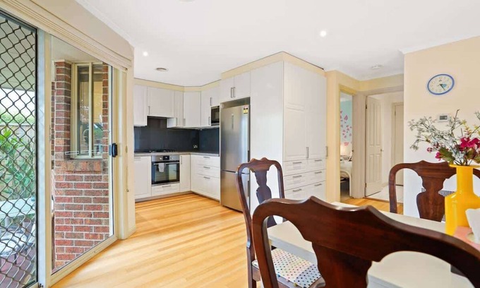 Ringwood Casa | Perfectly Located Townhouse in heart of Ringwood