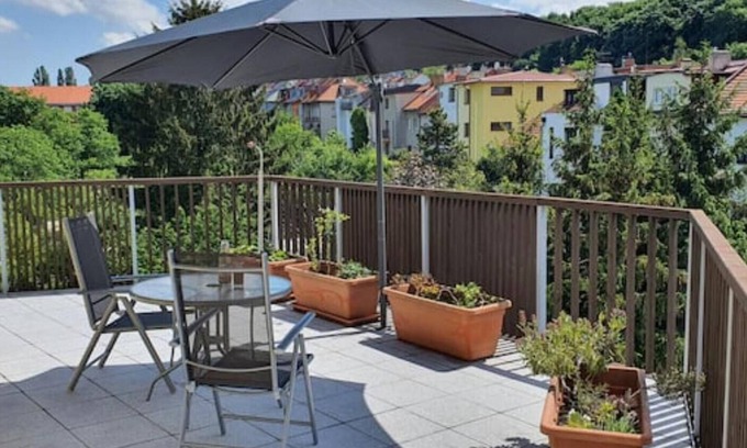 Prague 9 Apartamento | Perfekte Wohnung mit Großer Terrasse