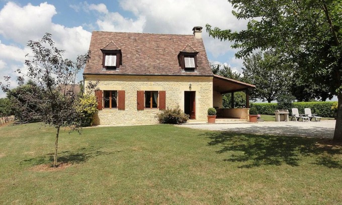 Salignac-Eyvignes Cabaña | Casa perigordiana de 2 habitaciones en Salignac-Eyvigues con patio y jardín, se aceptan mascotas