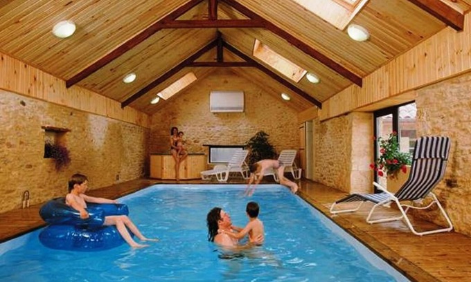 Saint-Amand-de-Coly Cabaña | Casa Perigord con piscina cubierta climatizada y jacuzzi 28 °