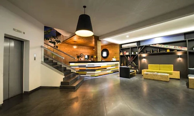Centro de Guadalajara Hotel | Perla Central Hotel