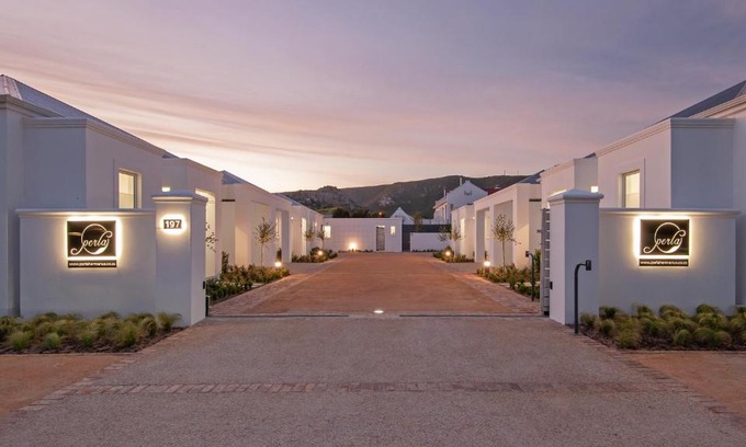 Eastcliff Apartamento | Perla