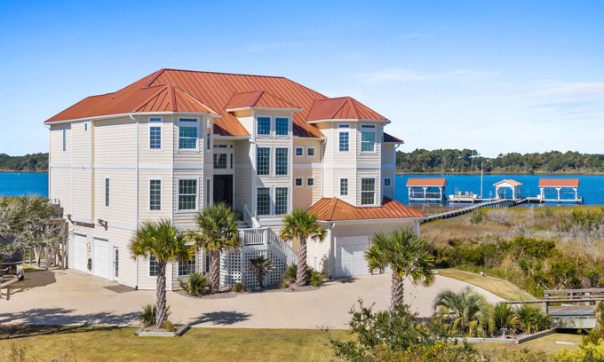 North Topsail Beach Casa | Permuda Private Island | Luxurious Beach Retreat!