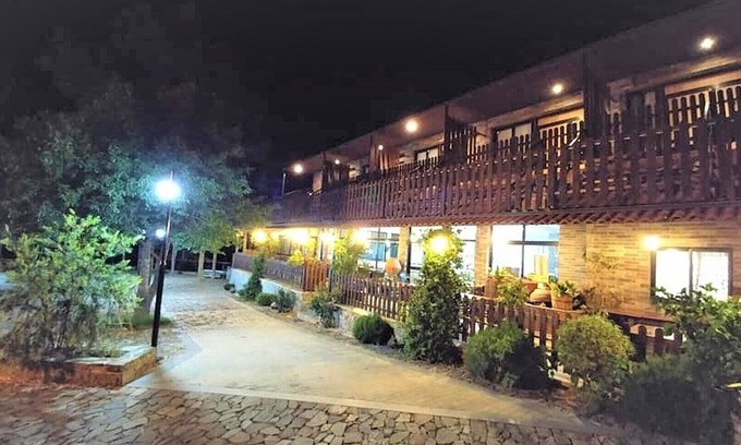 Askas Apartamento | Perneia Room 4, Village and Mountain view en Chipre!Disfruta de la naturaleza!