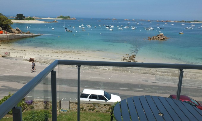 Penvenan Apartamento | Perros Guirec Bay, Bréhat en Port Blanc hermosa T2 WIFI magnífica vista al mar