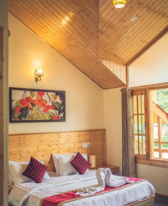 Manali Complejo | Persimmon Farmstead