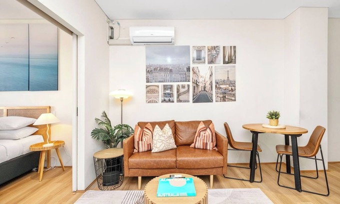 Northbridge Apartamento | Perth City Retreat: Victoria Ave 1BR Apt