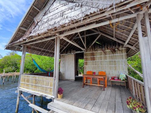 Sawinggrai Casa | Pesona Papua Homestay