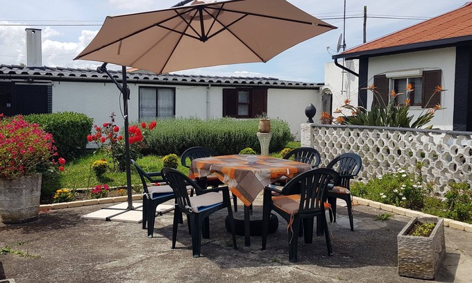 Lavos Apartamento | Pet- and biker-friendly vacation apartment with terrace in a quiet location