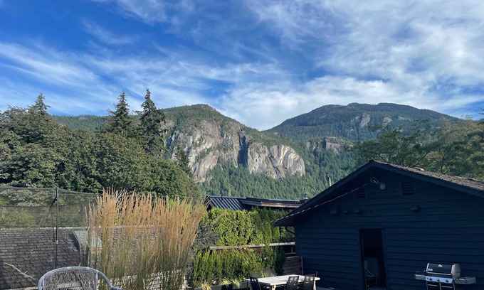 Squamish Casa | Pet and Family-friendly Oasis In Beautiful Smoke Bluffs Park