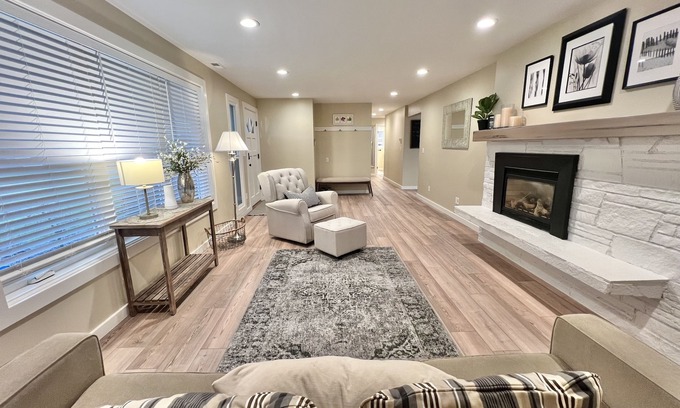 Mount Vernon Casa | Pet & Family Friendly, Comfortable, Convenient