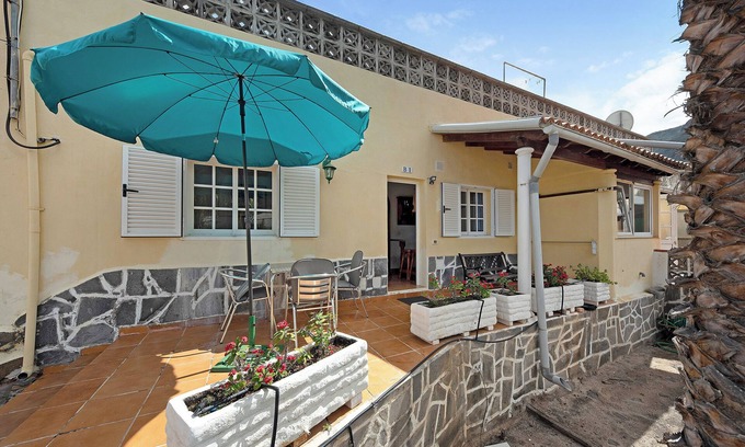 Buenavista del Norte Casa | Casa El Cardon B1' con vistas al mar y a la montaña, terraza y Wi-Fi, admite mascotas