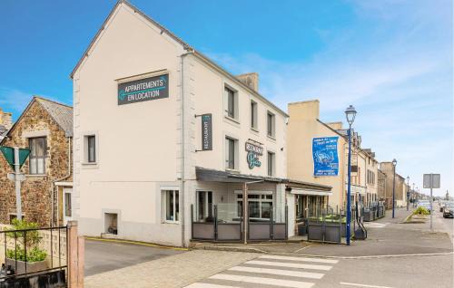 Saint-Benoit-des-Ondes Apartamento | Pet Friendly Apartment