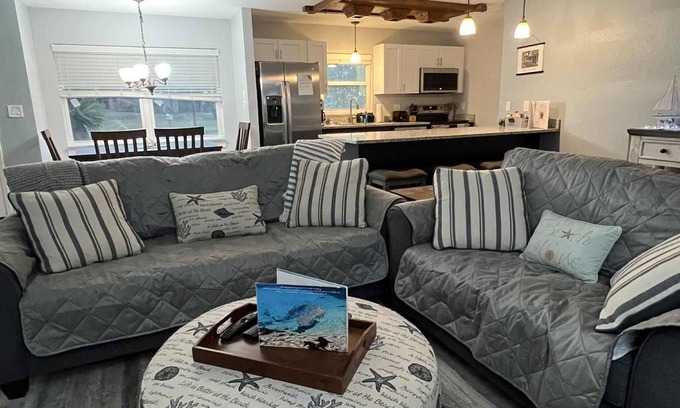 Crystal River Casa | Pet Friendly 2 bedroom Home in Crystal River