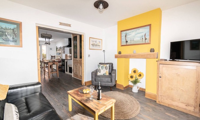 Titchfield Cabaña | Pet friendly 2 Bed House Titchfield Village Centre
