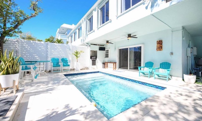 Venetian Shores Casa | Pet Friendly 2 Bedroom in Venetian Shores Sleeps 10