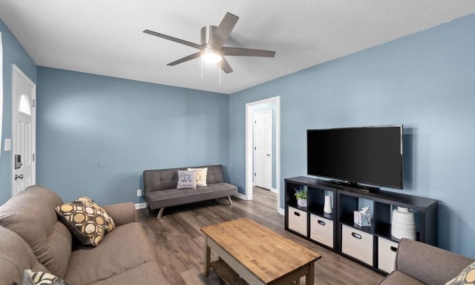 Oak Grove Casa | Pet Friendly 2 bedroom close to Ft. Campbell