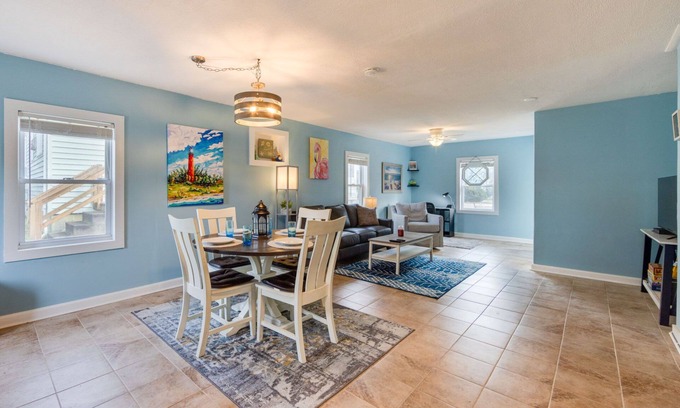 Colington Cabaña | Pet Friendly - 2 Minute Walk to Beach - Updated and Modernized Spotless Clean