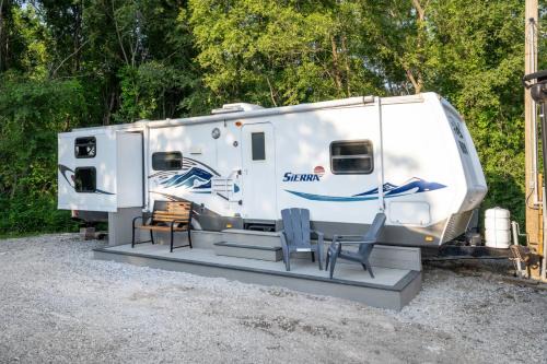 Miller Beach Casa | Pet-Friendly 2BR Camper with Fire Pit Grill