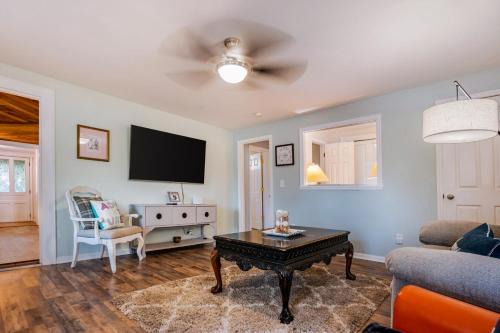 Cary Casa | Pet-Friendly 2BR Ranch Wifi Parking Near RTP