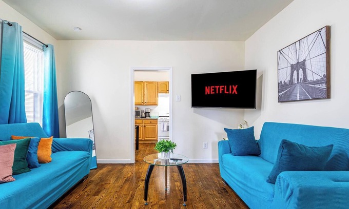 Ampere Cama Y Desayuno | Family Apt: 2BR, FREE Parking, Airprt & City Links
