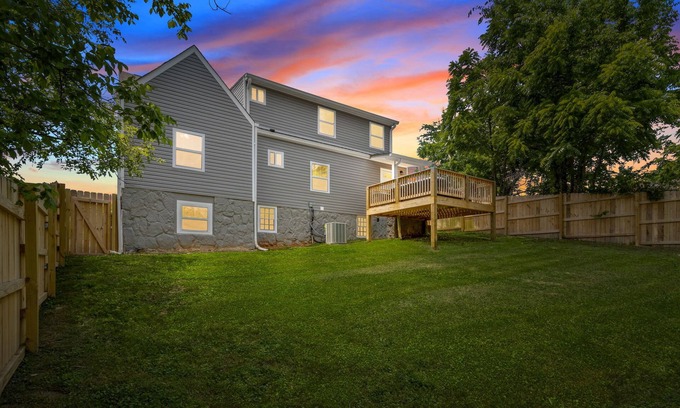 Lupton City Casa | Pet Friendly/4 BR/2 Game Rooms w/Pool Table & Xbox, 10 Min to Downtown, Sleeps 8