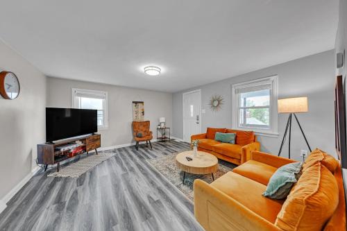 West Mifflin Casa | Pet-Friendly 4BR Near Kennywood & Pittsburgh home
