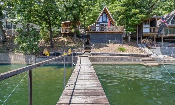 Rocky Mount Casa | Pet Friendly A Frame w/ Private Dock, Kayak & Great Lake Views