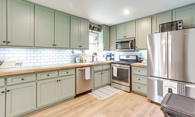 Moody Casa | Pet-Friendly Alabama Retreat w/ Deck & Patio!