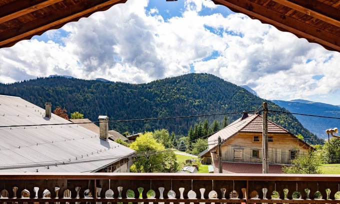Saint-Sigismond Apartamento | Apartamento "de la Joux" que admite mascotas, con vistas a la montaña, balcón y Wi-Fi