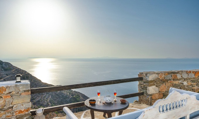 Sikinos Apartamento | Apartamento "Milos" con vistas al mar Wi-Fi que admite mascotas