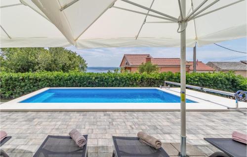 Dramalj Apartamento | Pet Friendly Apartment In Dramalj With Kitchen