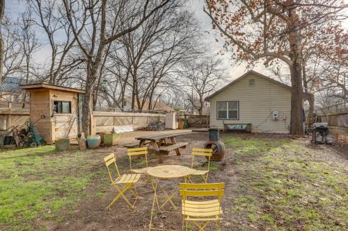Govalle Casa | Pet-Friendly Austin Home with Private Yard and Deck!