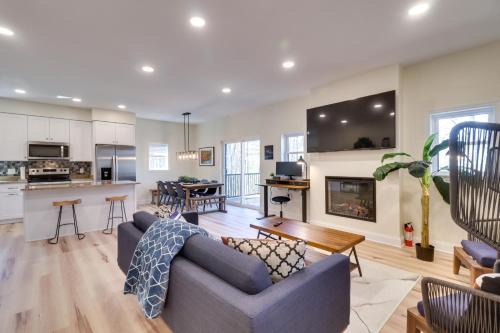 Mount Jackson Casa | Pet-Friendly Basye Vacation Rental with Fireplace!